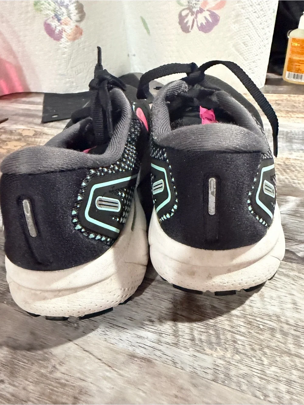 Brooks size 7 Women's Running Shoes in Black with Pink and Mint Accents